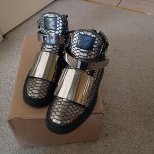 Stylish Metallic men's Shoes